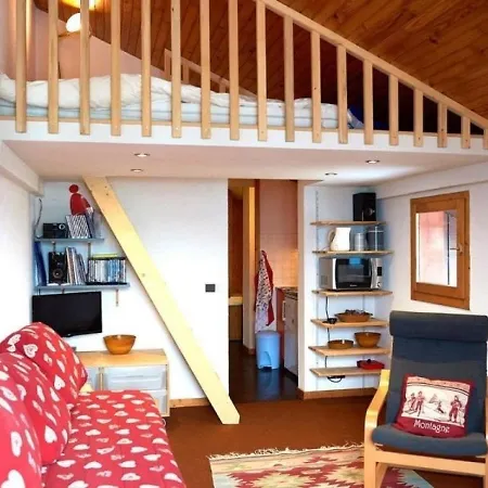 Studio Avec Mezzanine Pour 2 Personnes Proche Commerces Et Pistes - Fr-1-329-58 * La Plagne